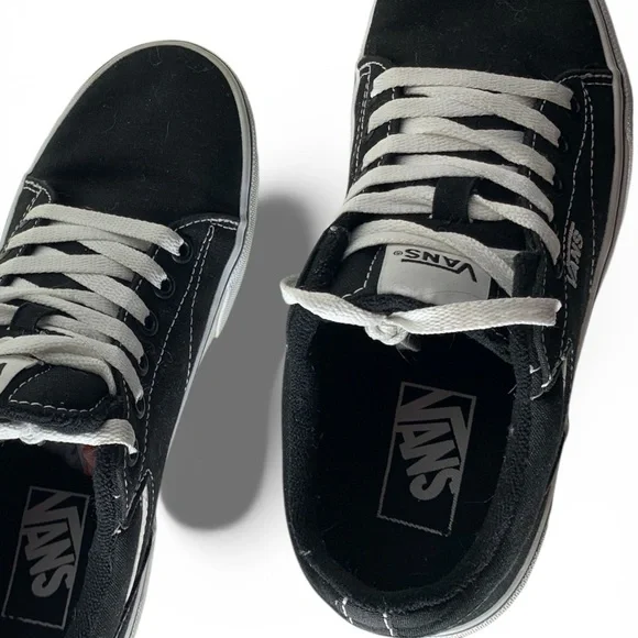 Vans Men's Black and White Sneakers